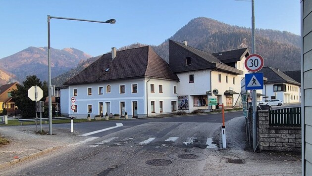 Die Bodenmarkierung ist kaum mehr sichtbar.