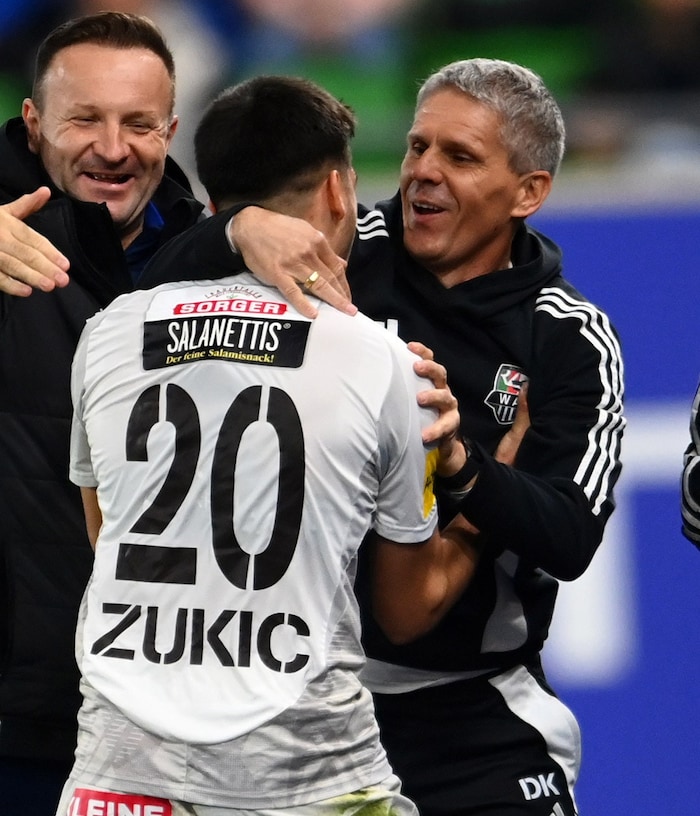 Lass dich drücken! Zukic und Kühbauer halten noch Kontakt.