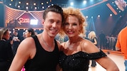 Überraschung bei „Let’s Dance“: Sonya Kraus ist raus. Während sie gelassen reagiert, zeigt sich ...