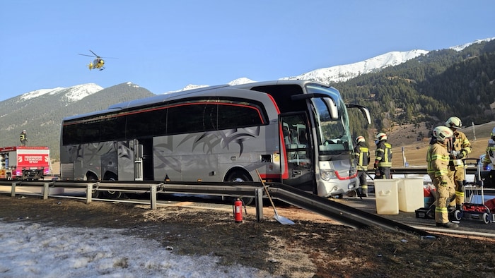 Der Unfall sorgte für einen Großeinsatz. Auch der Notarzthubschrauber „C 5“ war vor Ort.