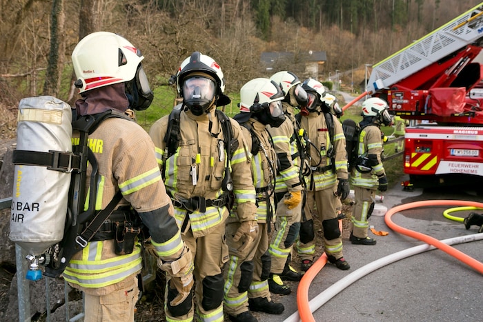 Auch ein Atemschutztrupp war vor Ort.