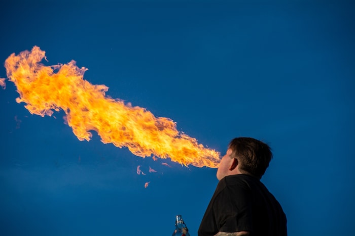 Feuerspucken mag auf einer Bühne spektakulär aussehen – für Kinderzimmer ist die neue ...