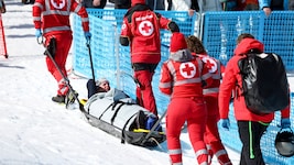Die ÖSV-Abfahrerin wurde im Akja aus dem Ziel gebracht.
