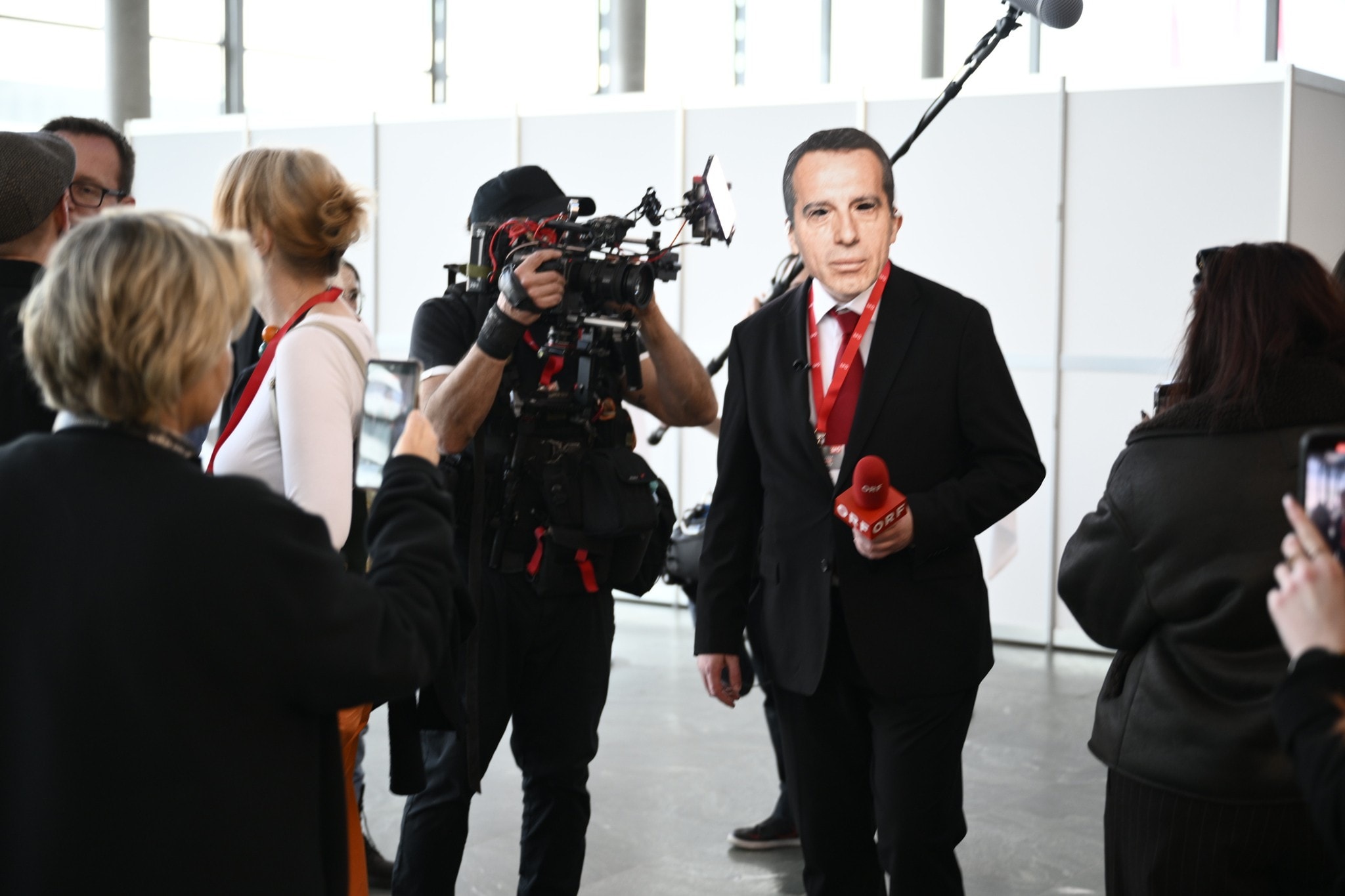 ORF comedian Peter Klien appeared as Christian Kern.