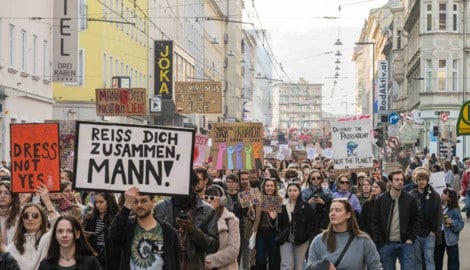 Frauen werden getötet, Opfer sexueller Übergriffe, geschlagen. Die Täter: in der Regel Männer. ...