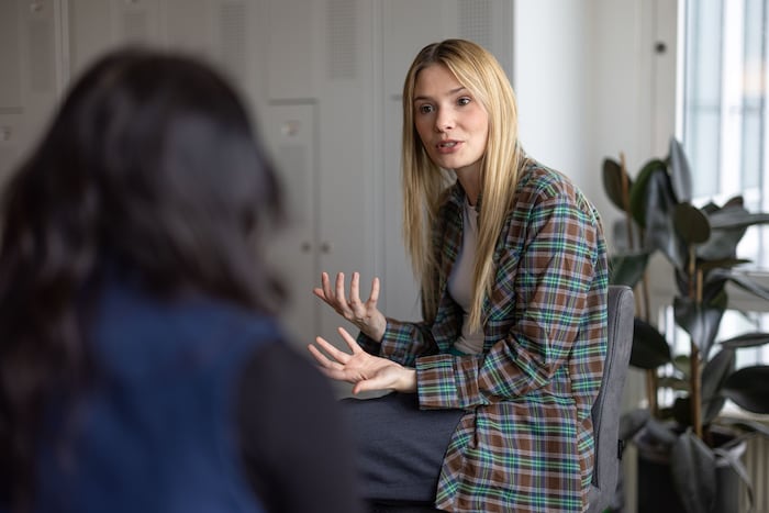 Pop trifft Emotion: Esther Graf spricht im „Krone“-Interview über ihre neue Musik und starke ...