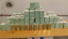 Der Geldtransporter-Inhalt: neun Kilo Gold und Millionen in Euro