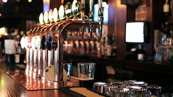 In einer Hotelbar im Zillertal kam es zu der Brutalo-Attacke (Symbolbild).