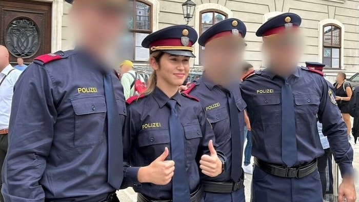 Omari hat die Polizeiausbildung abgeschlossen und war danach zwei Monate im Außendienst tätig.