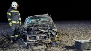 Ein Pkw-Lenker überlebte den schweren Crash wie durch ein Wunder.