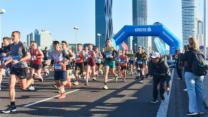Der Start auf der Reichsbrücke