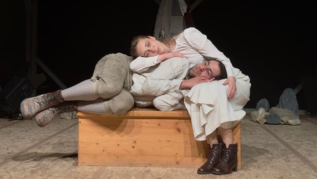 Selina Heindl und Kilian Klapper als Aloisia und Rudolf in „Adern“