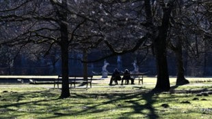 Das frühlingshafte Wetter hält in Österreich weiter an und lässt die Menschen nach draußen ...