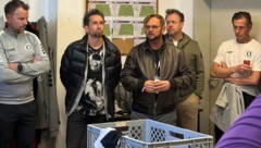 Helmut Kaltenegger (Dritter von links) sprach in der Austria-Kabine. 