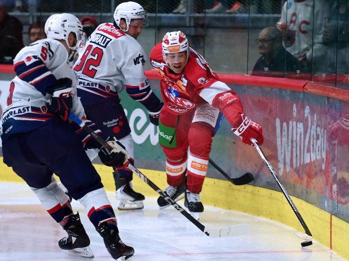 Nick Petersen (re.) und der KAC hatten Fehervar in letzter Zeit voll im Griff.