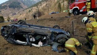 Die Seitentüren wurden aus der Karosserie gerissen.