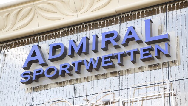 Der aggressive Gast weigerte sich, sein Getränk zu bezahlen, und rastete völlig aus ...