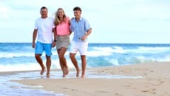 Barbara Schett-Eagle mit Ehemann Joshua und Sohn Noah.