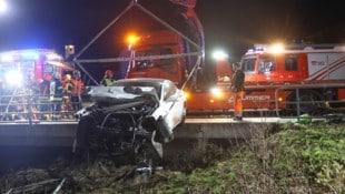 Der Wagen des Unfallgegners landete im Bach.