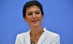 Sahra Wagenknecht kündigt an, dass das BSW keine Koalitionen mehr mit den „Brandmauer-Parteien“ ...