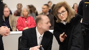 Der angeklagte Wiener und seine Verteidigerin Astrid Wagner.