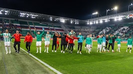 Erleichterung bei Rapids Spielern nach dem Einzug in die Top 6.