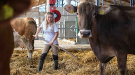 Jasmin Schwarz macht sich als „Farmfluencerin“ einen Namen.