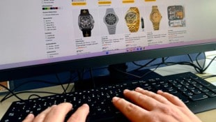 Mit gestohlenen Daten können dreiste Betrüger im Internet unter anderem teure Waren auf fremde ...