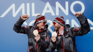 Johannes Aigner und Nico Haberl jubelten bei den Paralympics über ihre zweite Goldmedaille.