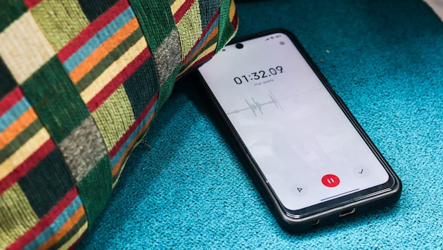 The recordings that incriminate the father did not bring him to court, but rather the mother who ...