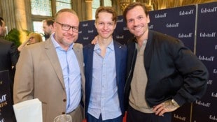 Spitzenkoch Hubert Wallner (li.) mit Sohn Sebastian und dem frisch gebackenen „Koch des Jahres“ ...