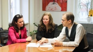 Konsumentenschützer bieten Beratung: Referatsleiterin Pinterich mit ...