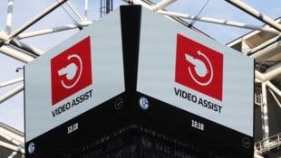 Beim Zweitliga-Spiel in Münster blieb der VAR-Monitor schwarz (Symbolbild).