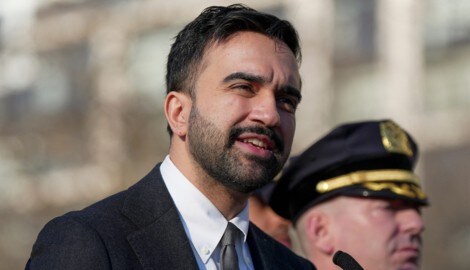 Der seit 1. Jänner amtierende Zohran Mamdani verurteilte die gewaltsame Eskalation vor seinem ...