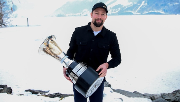 Will den Pokal im Frühjahr wieder in Zell aufstellen: Eisbären-Geschäftsführer Patrick Schwarz.