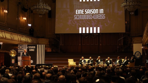Beim Infoabend für die Sturm-Mitglieder war der Stefaniensaal prall gefüllt.