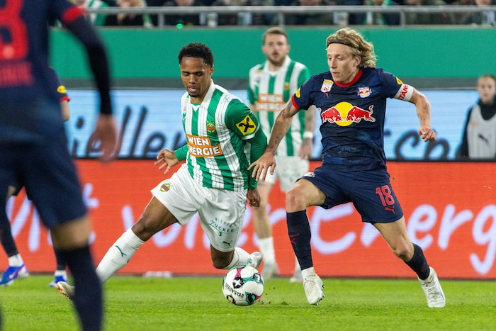 Ist bei Red Bull Salzburg als Leader gefragt: Kapitän Mads Bidstrup (re.).