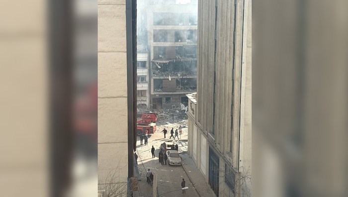 Die zerstörte Zentrale des Internet-Zensors Sahab Pardaz in Teheran