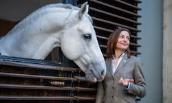 Die Lipizzaner und ihre Breiterinnen und Bereiter haben eine neue Chefin.