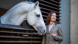 Die Lipizzaner und ihre Breiterinnen und Bereiter haben eine neue Chefin.