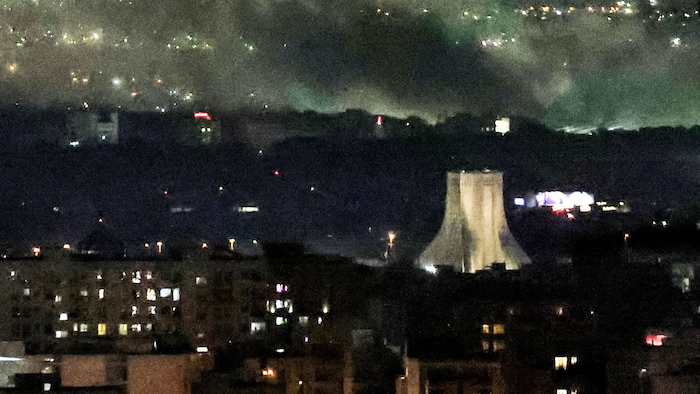 Bei den jüngsten Luftangriffen auf Teheran Dienstagfrüh gab es Einschläge nahe des ...