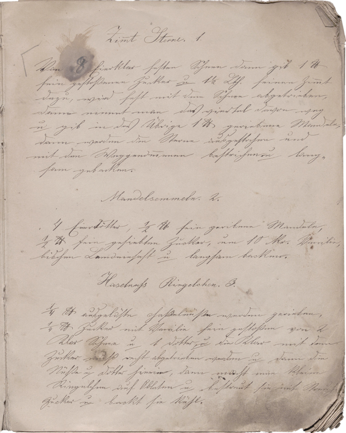 Jahrhunderte alte Rezepte für Zimt-Sterne, Mandelsemmeln und Haselnussringelchen.