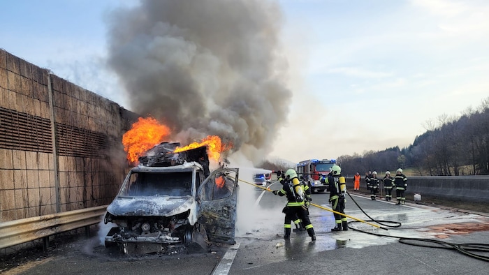 Eine Stunde lang war die Autobahn komplett gesperrt