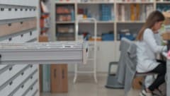 Kauften 2005 erst sieben Prozent der heimischen Konsumenten Kleidung oder Sportartikel im ...