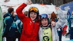 Veronika Aigner und ihr Guide Lilly Sammer (rechts) dürfen über Gold jubeln. 