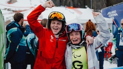 Veronika Aigner und ihr Guide Lilly Sammer (rechts) dürfen über Gold jubeln. 