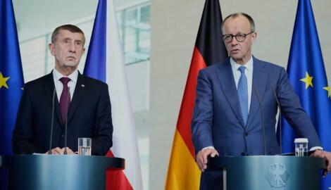 Deutschlands Kanzler Friedrich Merz während einer gemeinsamen Pressekonferenz mit seinem ...