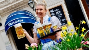Isabella Edler macht das Biertrinken im Grazer Glöckl Bräu zum Erlebnis – sie verkauft aktuell ...