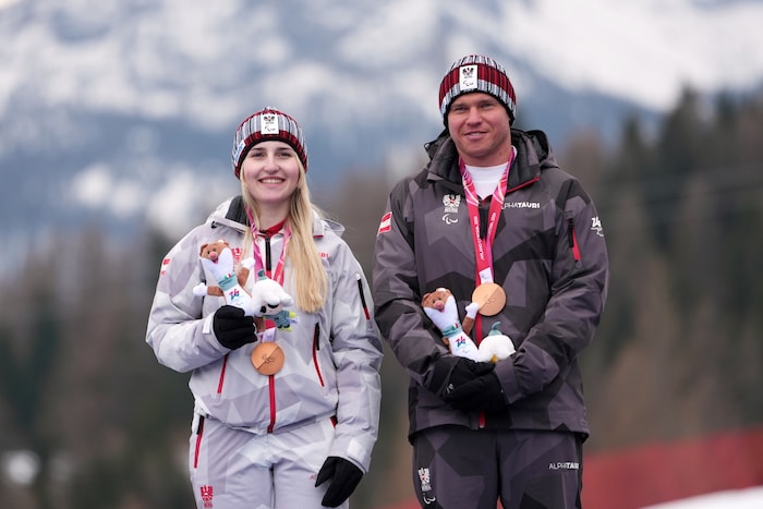 Elina Stary und Guide Stefan Winter strahlten über Bronze.