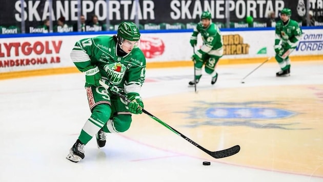 Johannes Neumann durfte sich auch bei den Profis von Rögle schon am Eis präsentieren.